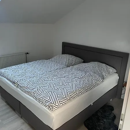 شقة Lichtdurchflutete Dachgeschoss-wohnung Mit Grossem Balkon Bruckmühl