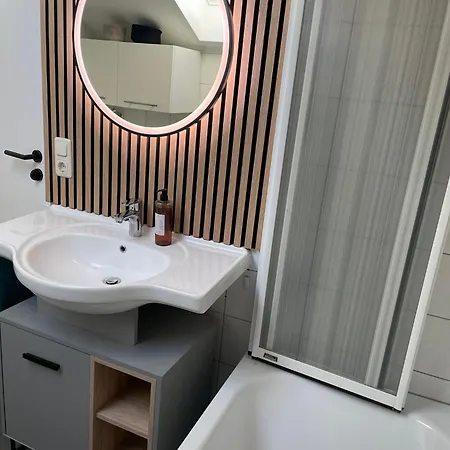 Lichtdurchflutete Dachgeschoss-wohnung Mit Grossem Balkon Appartamento Bruckmühl