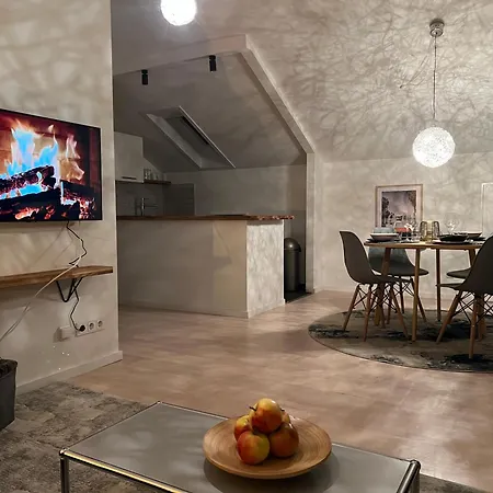 Lichtdurchflutete Dachgeschoss-wohnung Mit Grossem Balkon * Bruckmühl
