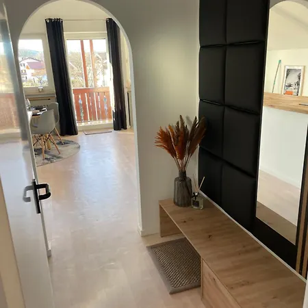 Appartamento Lichtdurchflutete Dachgeschoss-wohnung Mit Grossem Balkon *
