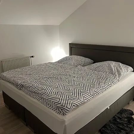 شقة Lichtdurchflutete Dachgeschoss-wohnung Mit Grossem Balkon Bruckmühl